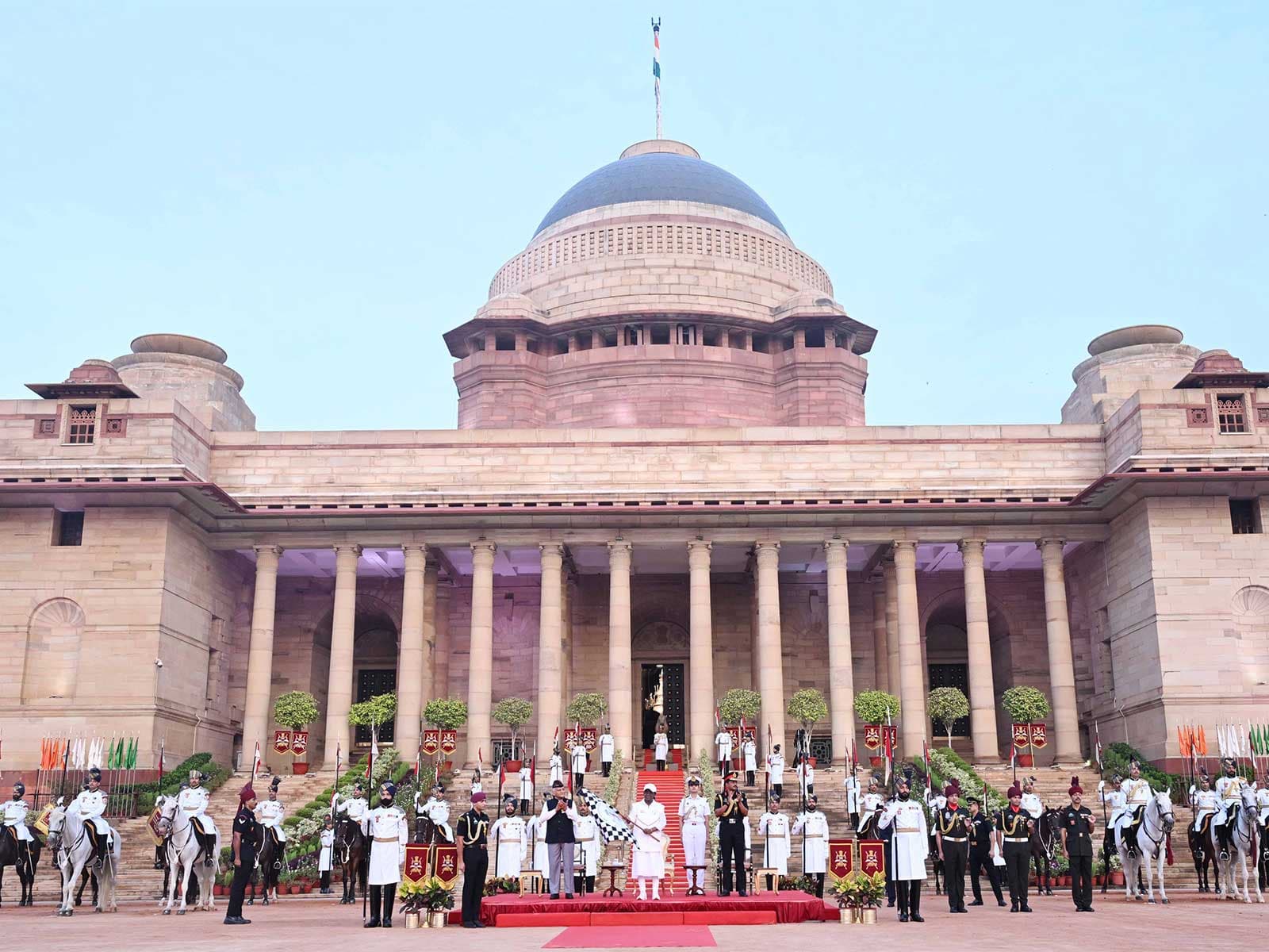 President Droupadi Murmu Flags Off PBG Soldierathon at Rashtrapati Bhavan